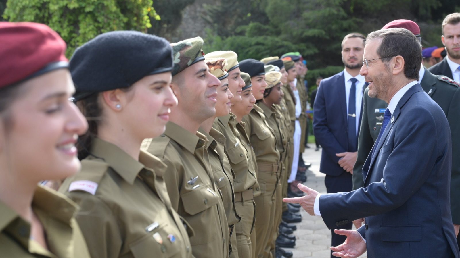 Israel’s President Hosts 120 Distinguished Soldiers For Independence Day