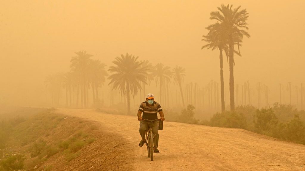 Iraq Comes to Standstill From Heavy Sandstorm