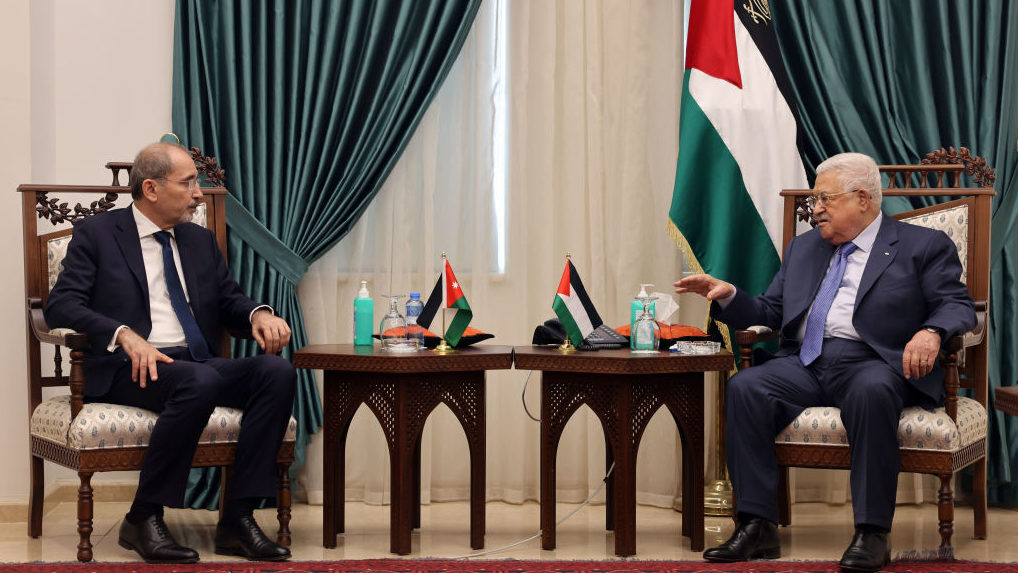 Jordan’s FM, in West Bank Visit, Asks Abbas To Delay Severing Israel Ties