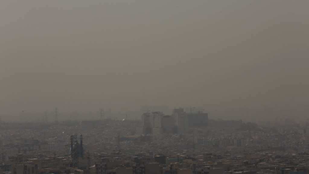 Schools, Government Offices in Tehran Closed Due to Sandstorm