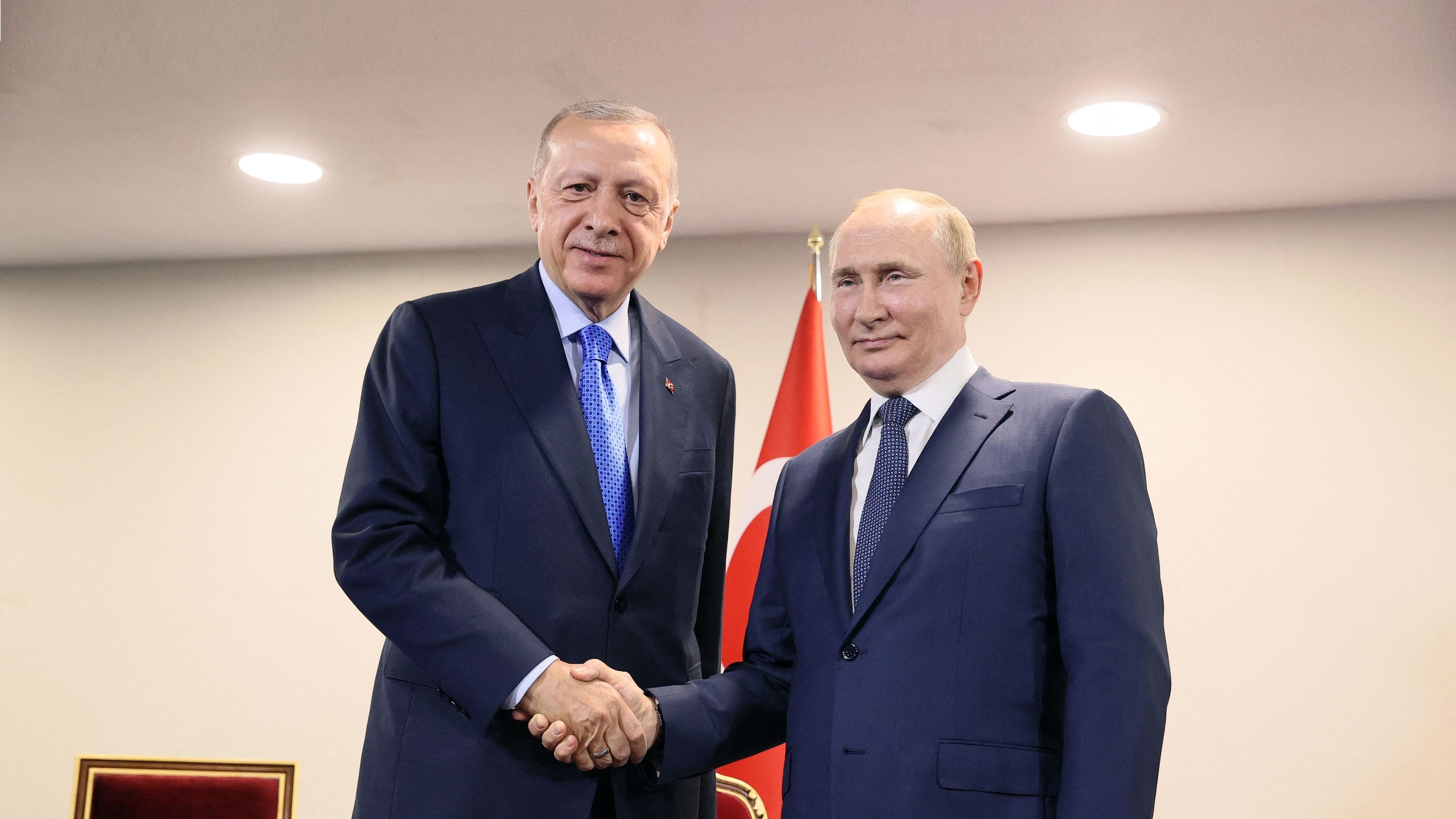 Erdoğan To Visit Putin in Sochi Amid Threat of Offensive in Syria