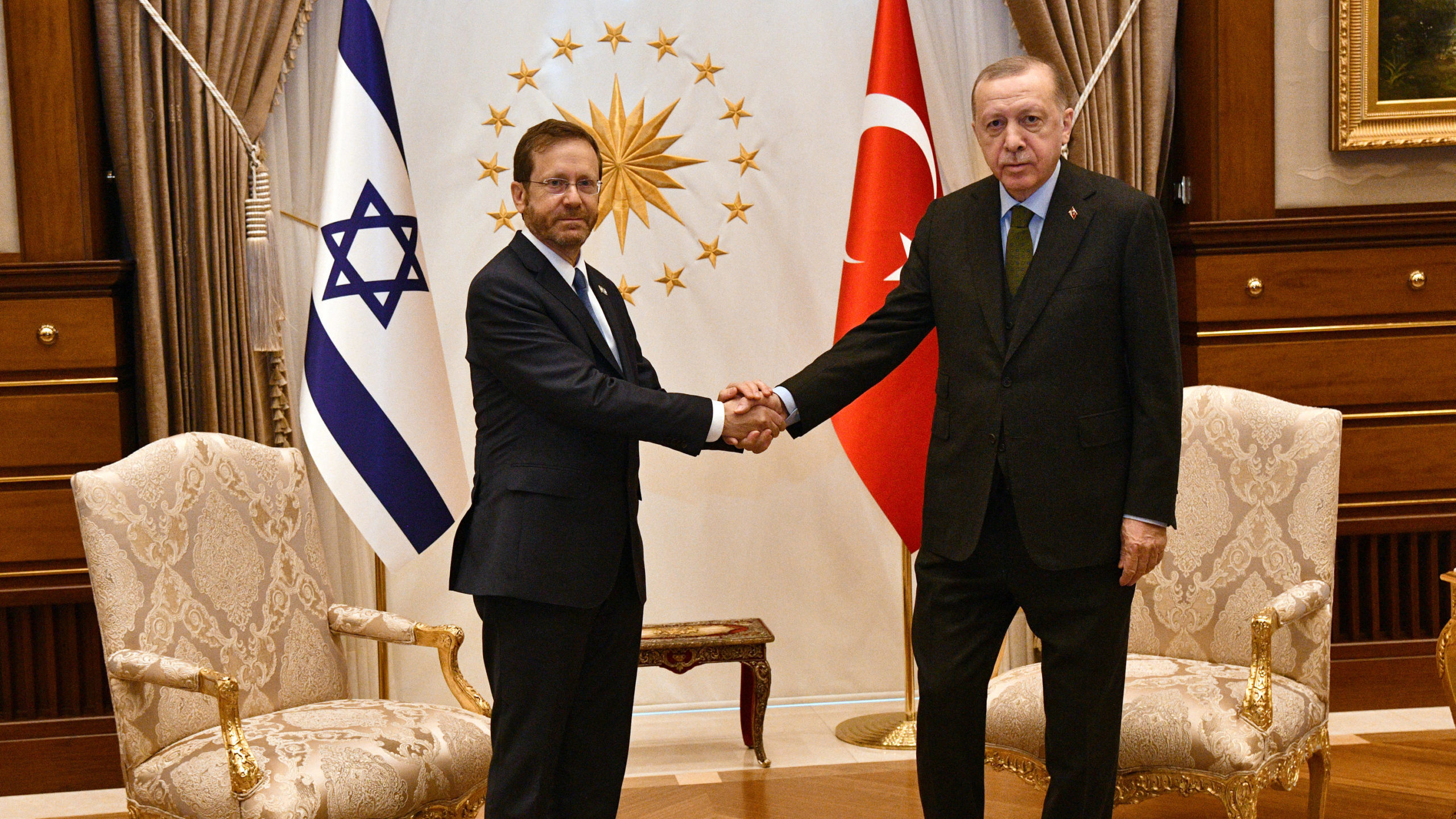 Turkey Volunteers To Mediate in Israeli-Hamas Conflict