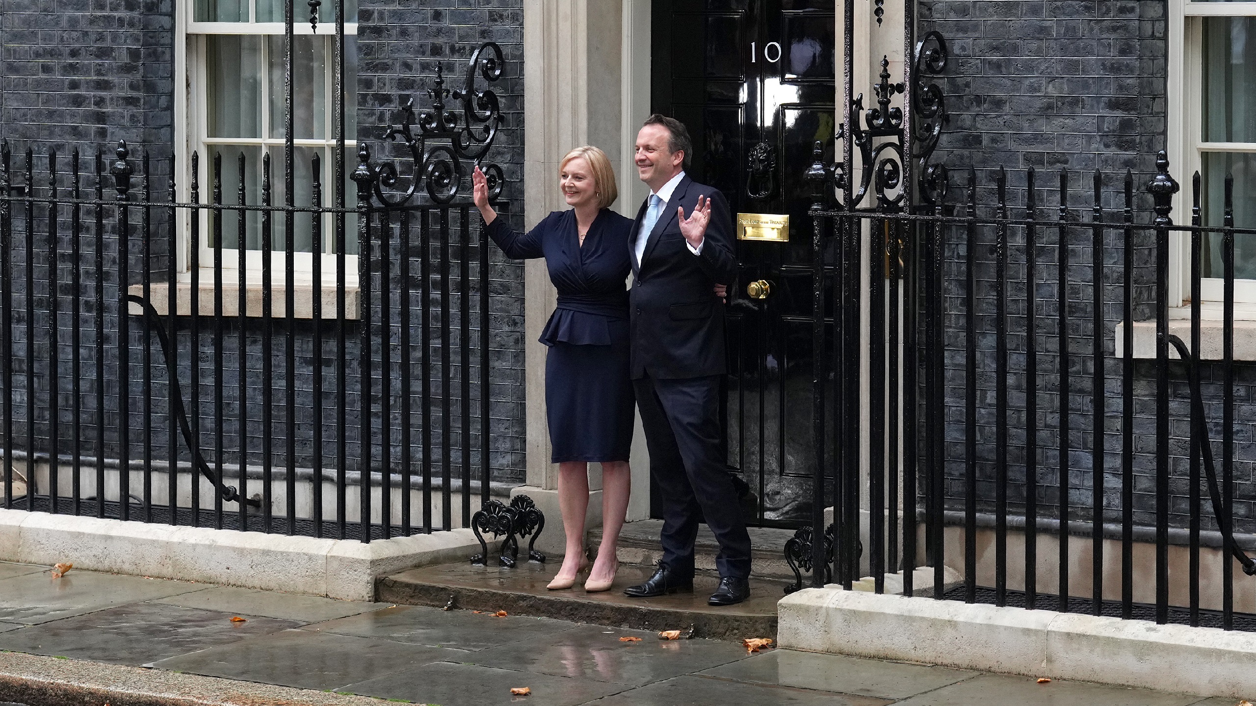 Liz Truss Officially Becomes UK Prime Minister