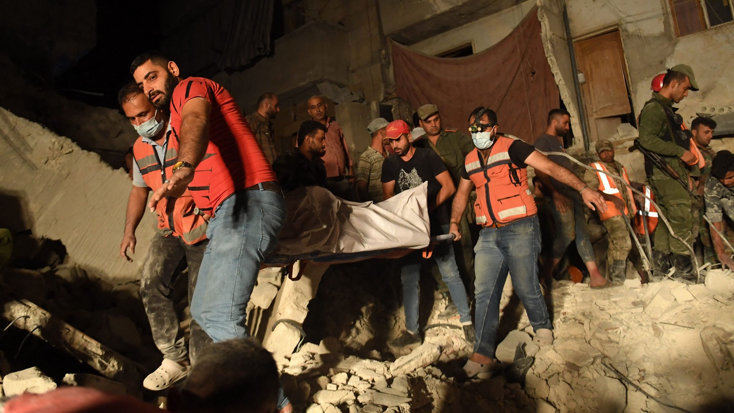 Residential Building Collapses in Aleppo, Syria, Killing 10 - The Media ...