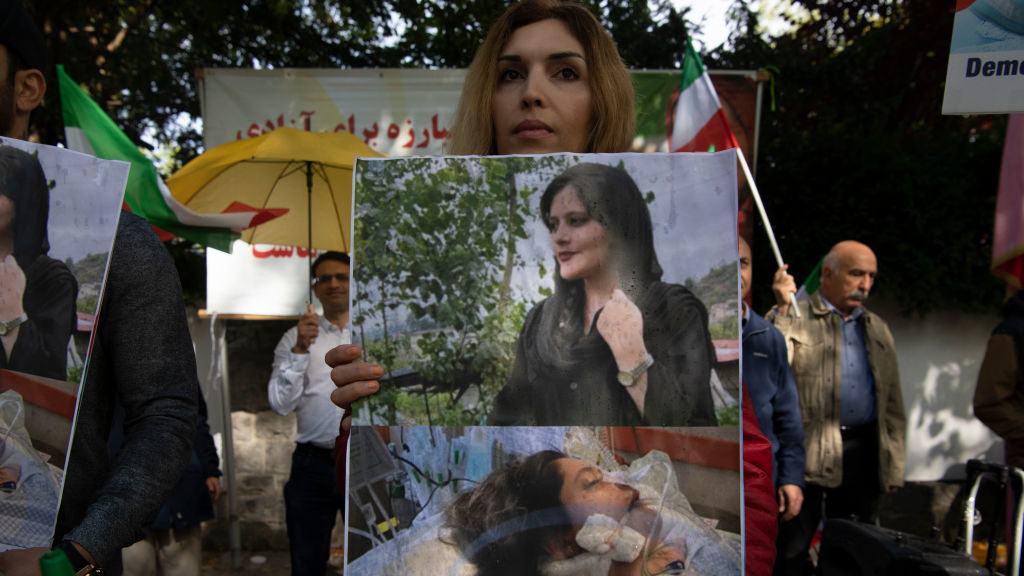 Western Countries ‘Struggling To Balance Own Interests and Defending Human Rights in Iran’