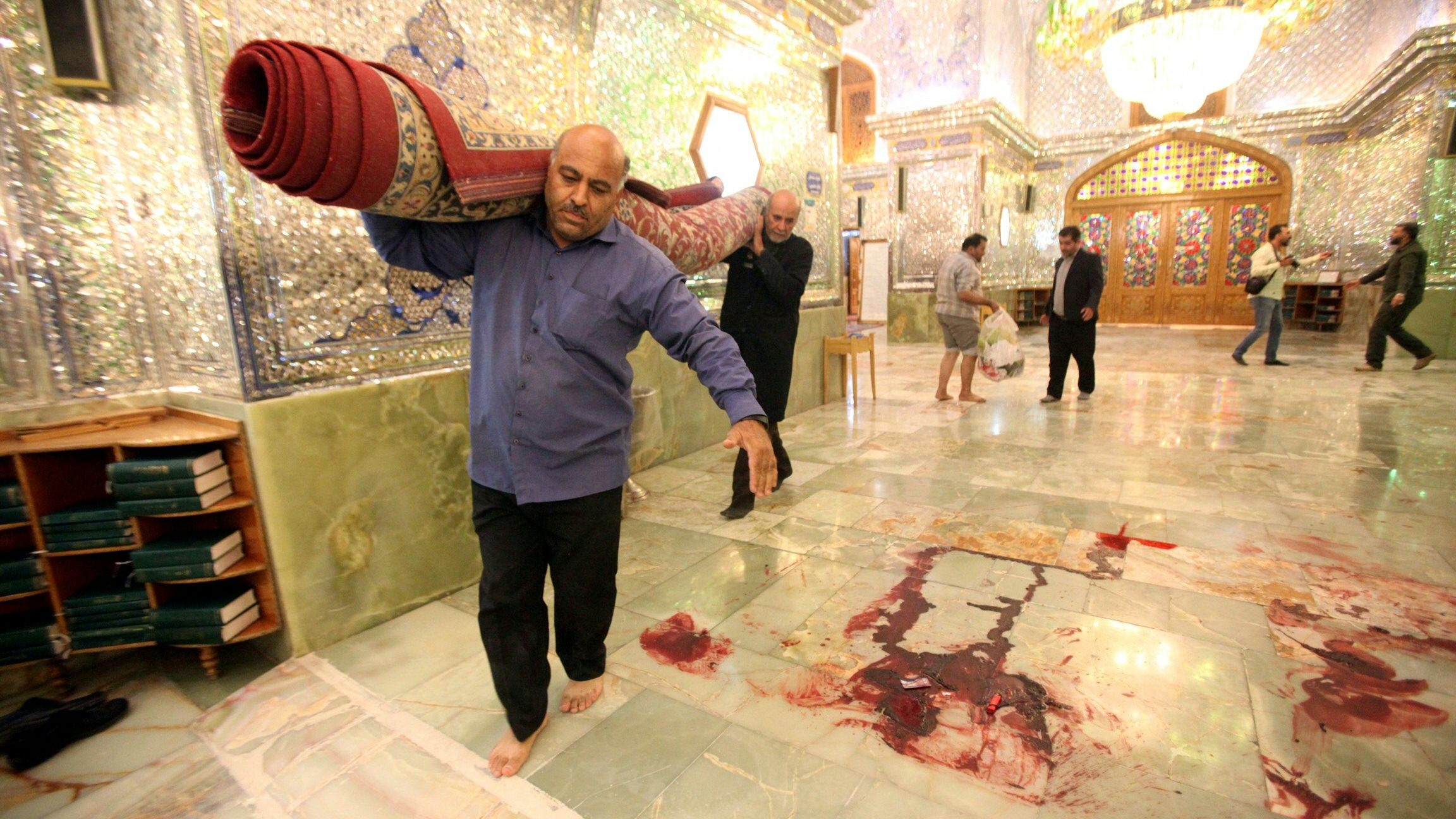15 Killed, 19 Injured in Terrorist Attack on Shiite Shrine in Iran