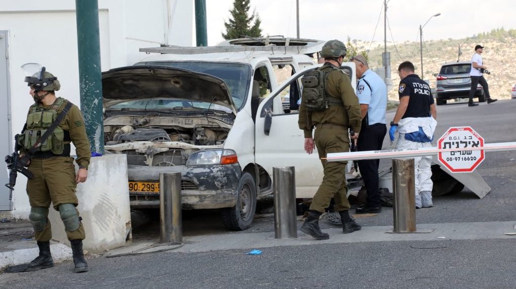 IDF Officer Seriously Injured in Car-ramming Attack at West Bank Checkpoint, Kills Assailant