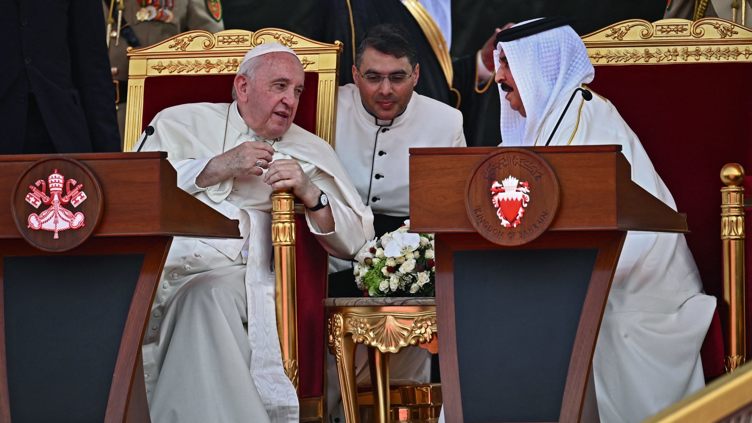 Pope, in Bahrain, Slams ‘Childlike Scenario’ of Leaders Pursuing War