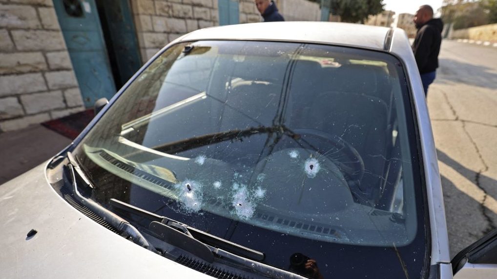 IDF Troops Shoot, Kill Palestinian Woman in Accelerating Car