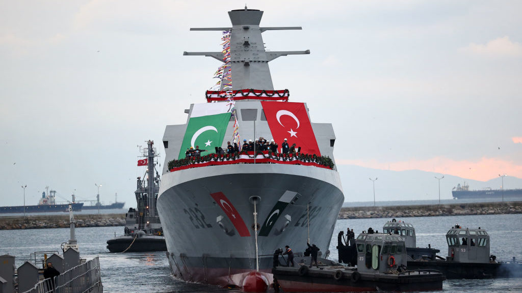 Turkish, Pakistani Officials Inaugurate New Warship for Pakistan Navy During Istanbul Ceremony