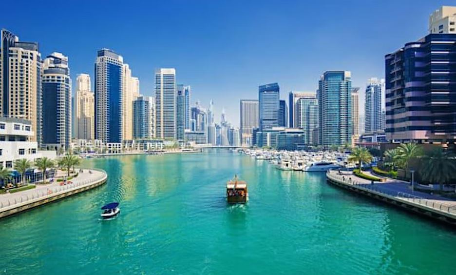 Cruise in Dazzling Dubai