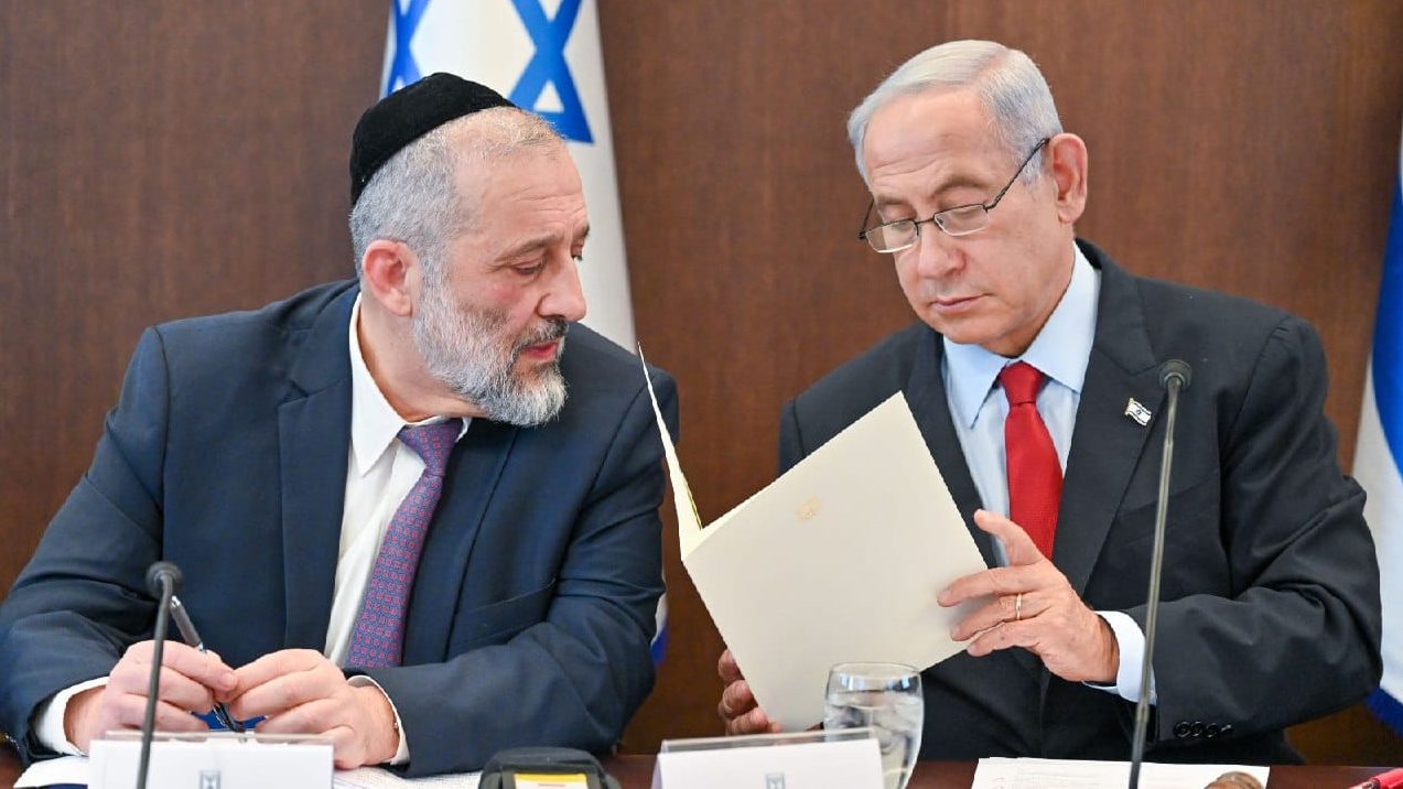 Shas Head Aryeh Deri Removed From Ministerial Posts by Netanyahu on Order of High Court