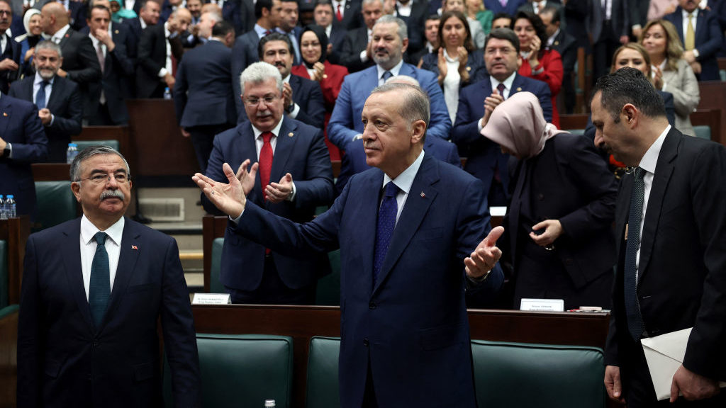 Erdogan Announces Salary Hike as Part of Bid To Remain in Power