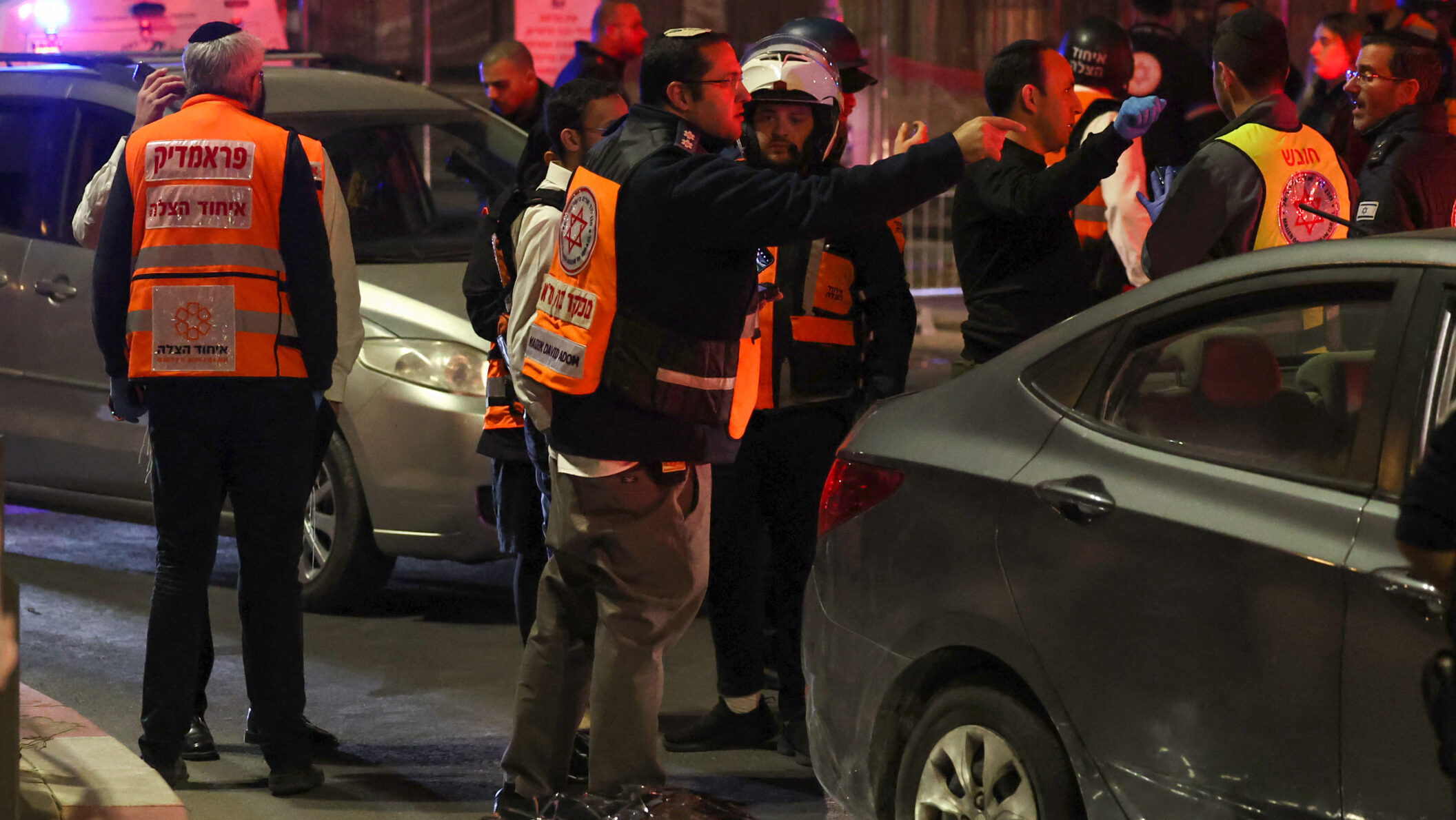 7 Killed, 3 Wounded in Jerusalem Shooting Attack