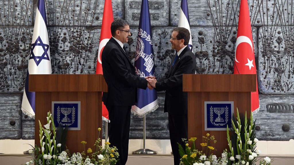 Turkey’s New Envoy to Israel Presents Credentials to Herzog