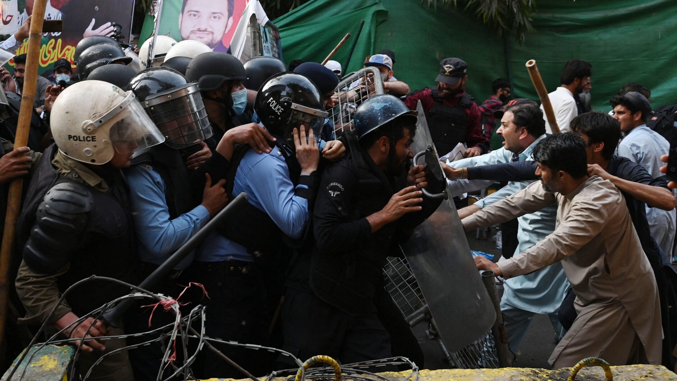After 2 Days, Pakistani Police Pause Efforts To Arrest Former PM Khan