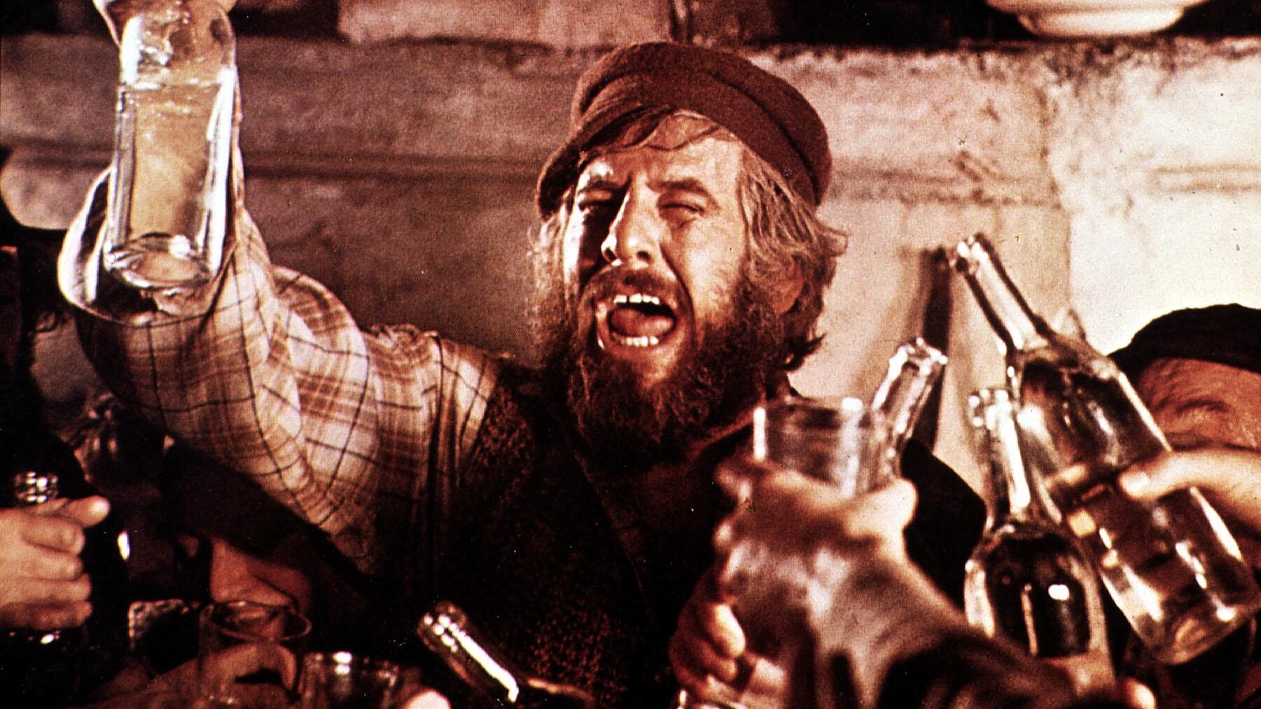 ‘Fiddler on the Roof’ Icon Chaim Topol Dies at 87