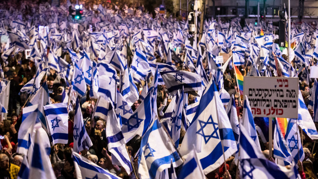 Hundreds of Thousands Protest in Tel Aviv Against Judicial Reform
