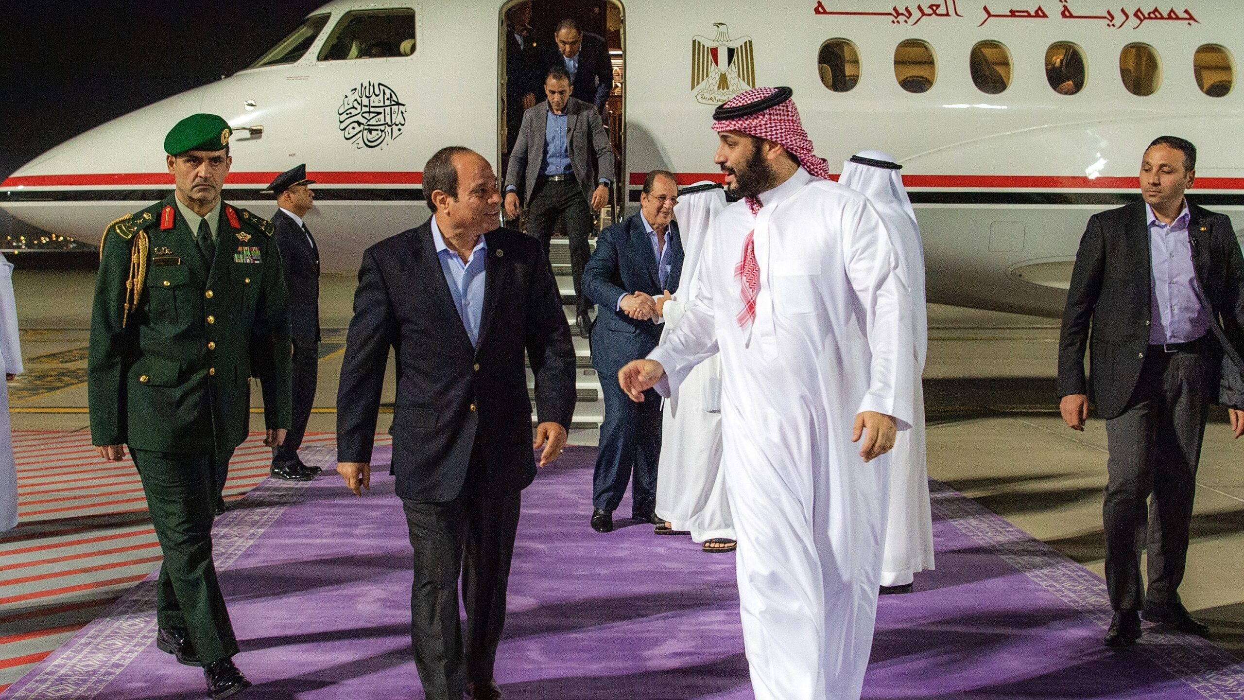 Egyptian President, Saudi Crown Prince Hold Surprise Talks in Jeddah To Strengthen Ties