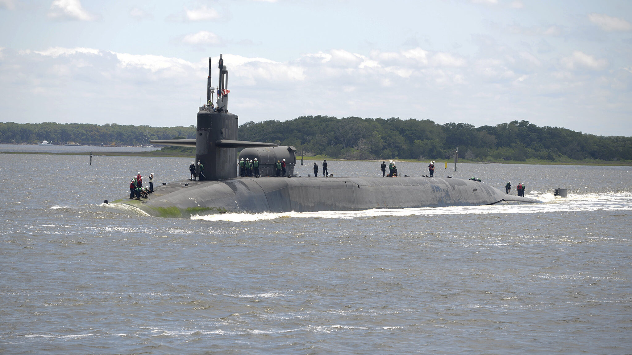 US Navy Deploys Nuclear Submarine to Mideast Over Tensions With Iran