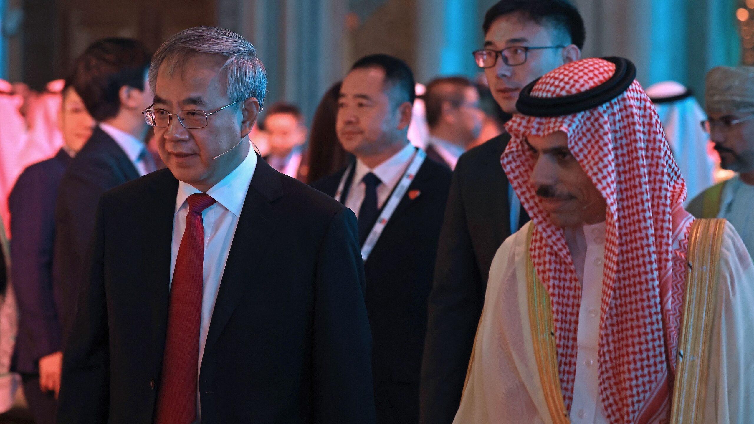 Analysts: Saudi Arabia, China Undermining US Influence in the Middle East