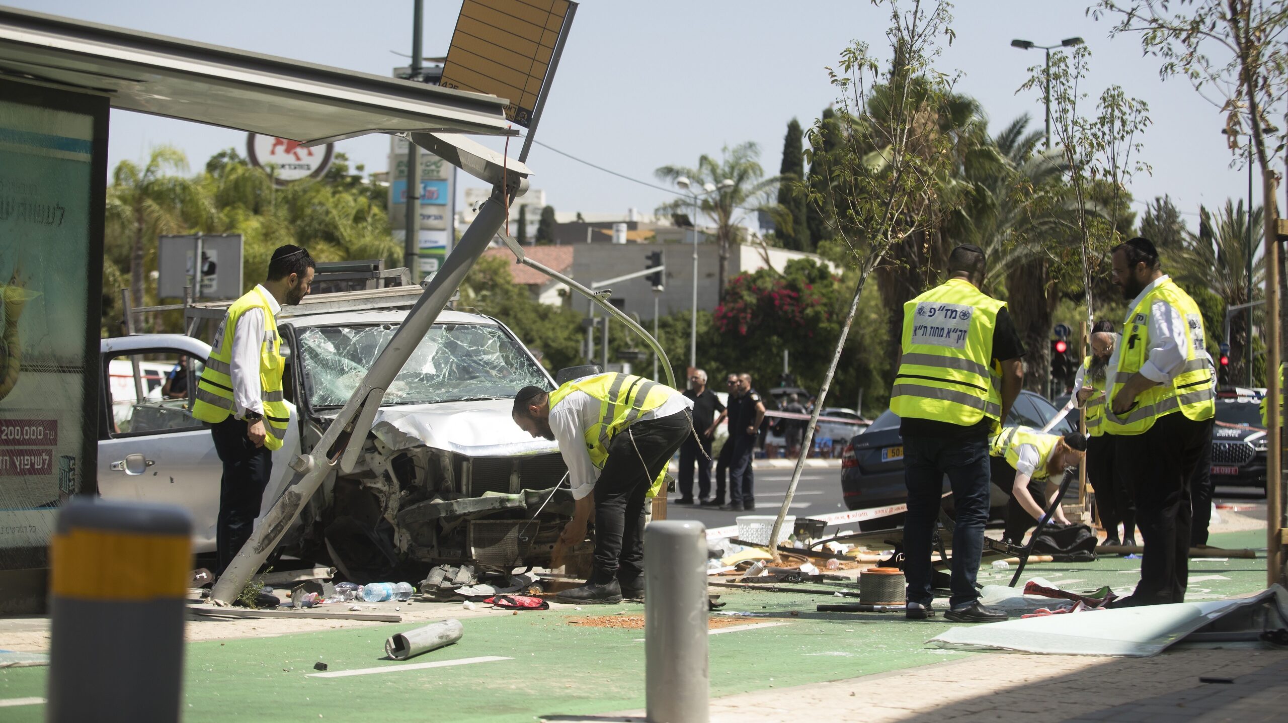 Car Ramming and Stabbing Attack in Tel Aviv Injures 8; Hamas Claims Responsibility