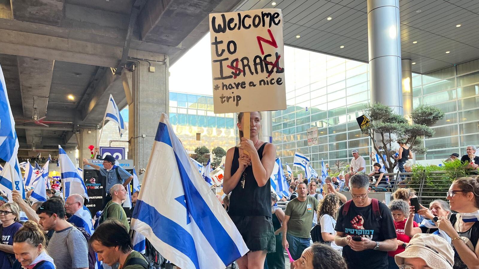Massive Anti-Judicial Reform Protests at Israeli Airport Disrupt Travel