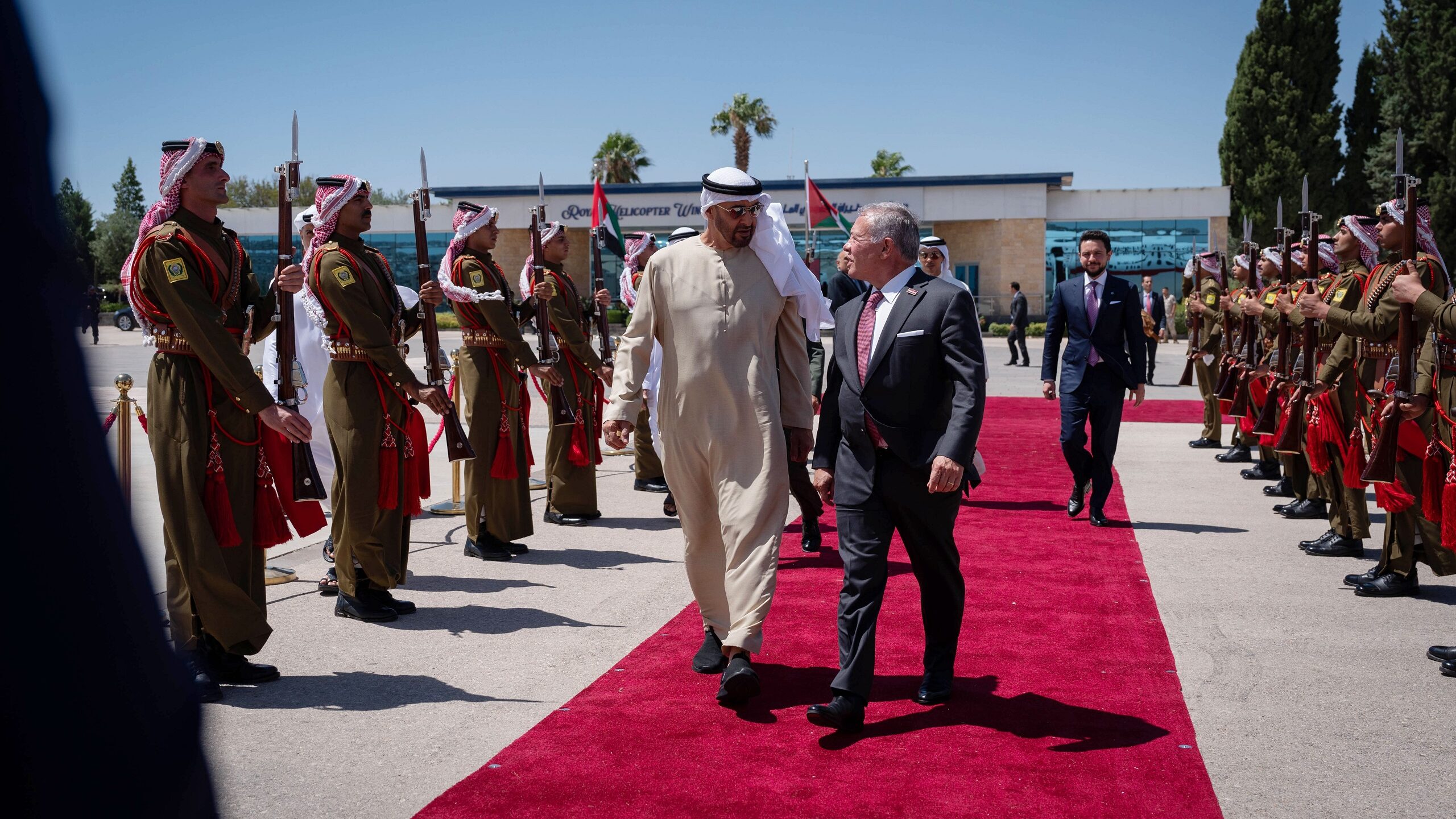 UAE’s Mohamed bin Zayed Meets Jordanian Leaders To Strengthen Bilateral Ties