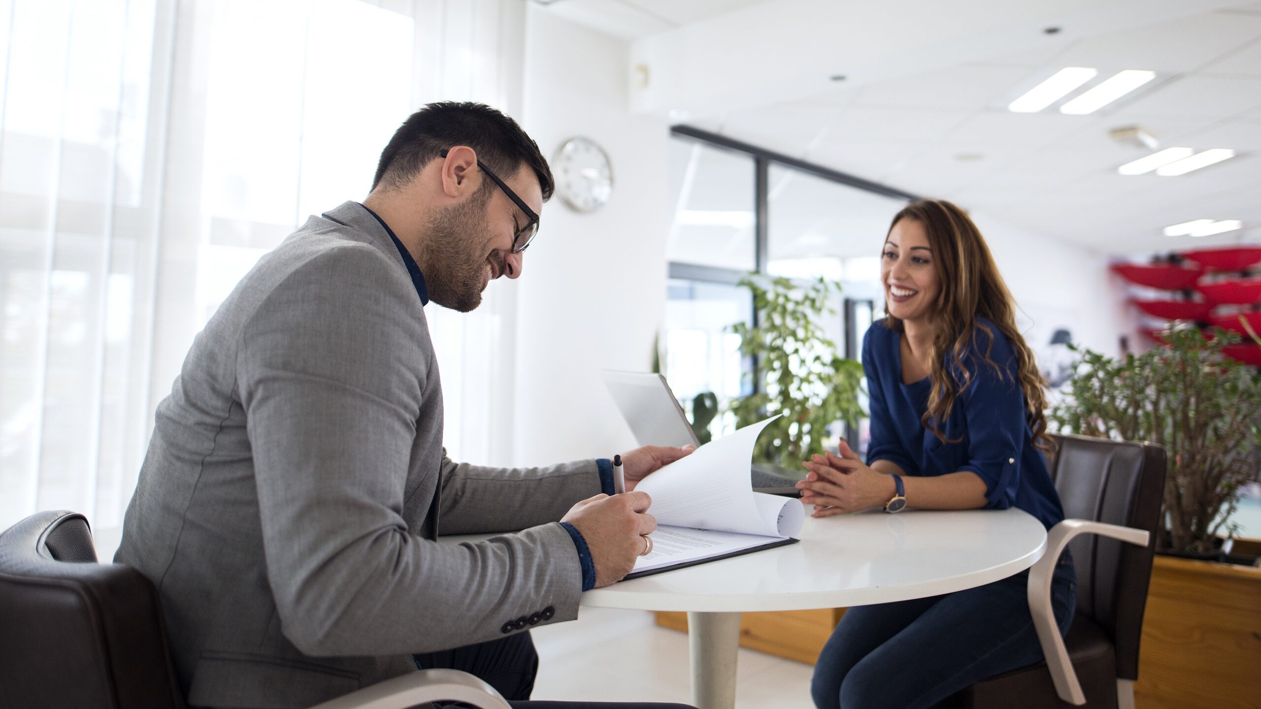 Employment Rates Rise in Israel’s Arab Community, Ministry Reports