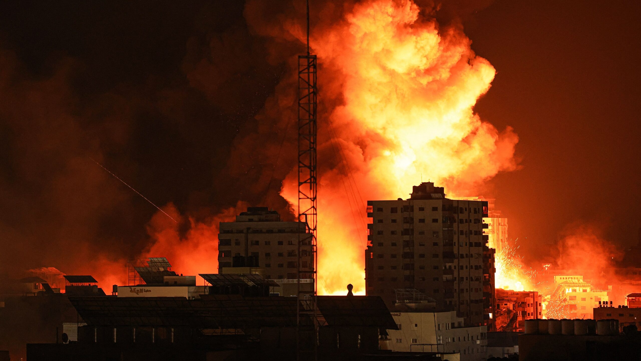 Israeli Ground Operation Underway in Gaza City as Heavy Bombardment Reported 