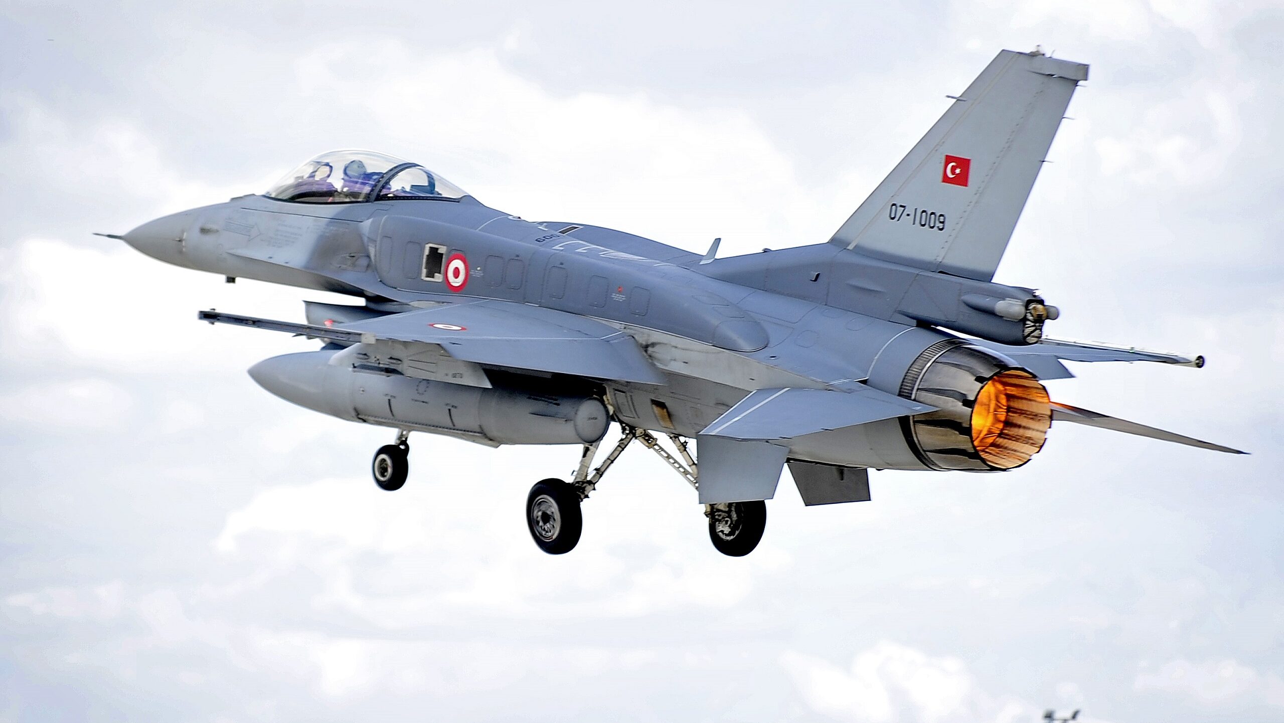Turkey Conducts Airstrikes in Northern Iraq Targeting PKK Bases