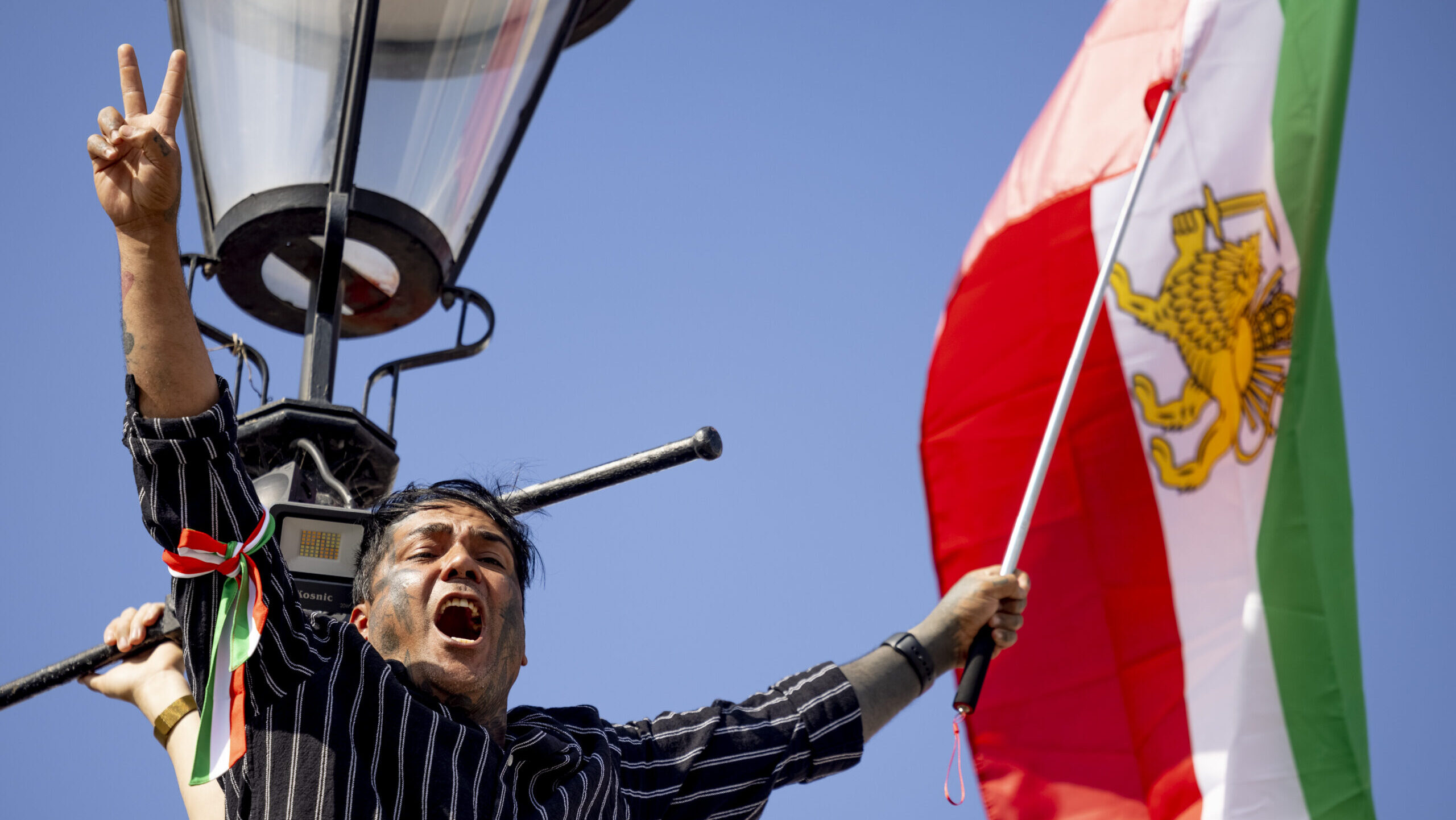 Crackdown in Southeast Iran: 19 MKO Affiliates in Custody