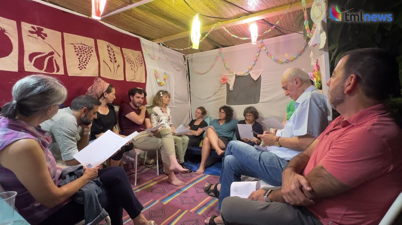 Peace Under the Sukkah: Volunteers Host Open Dialogues for the Holidays