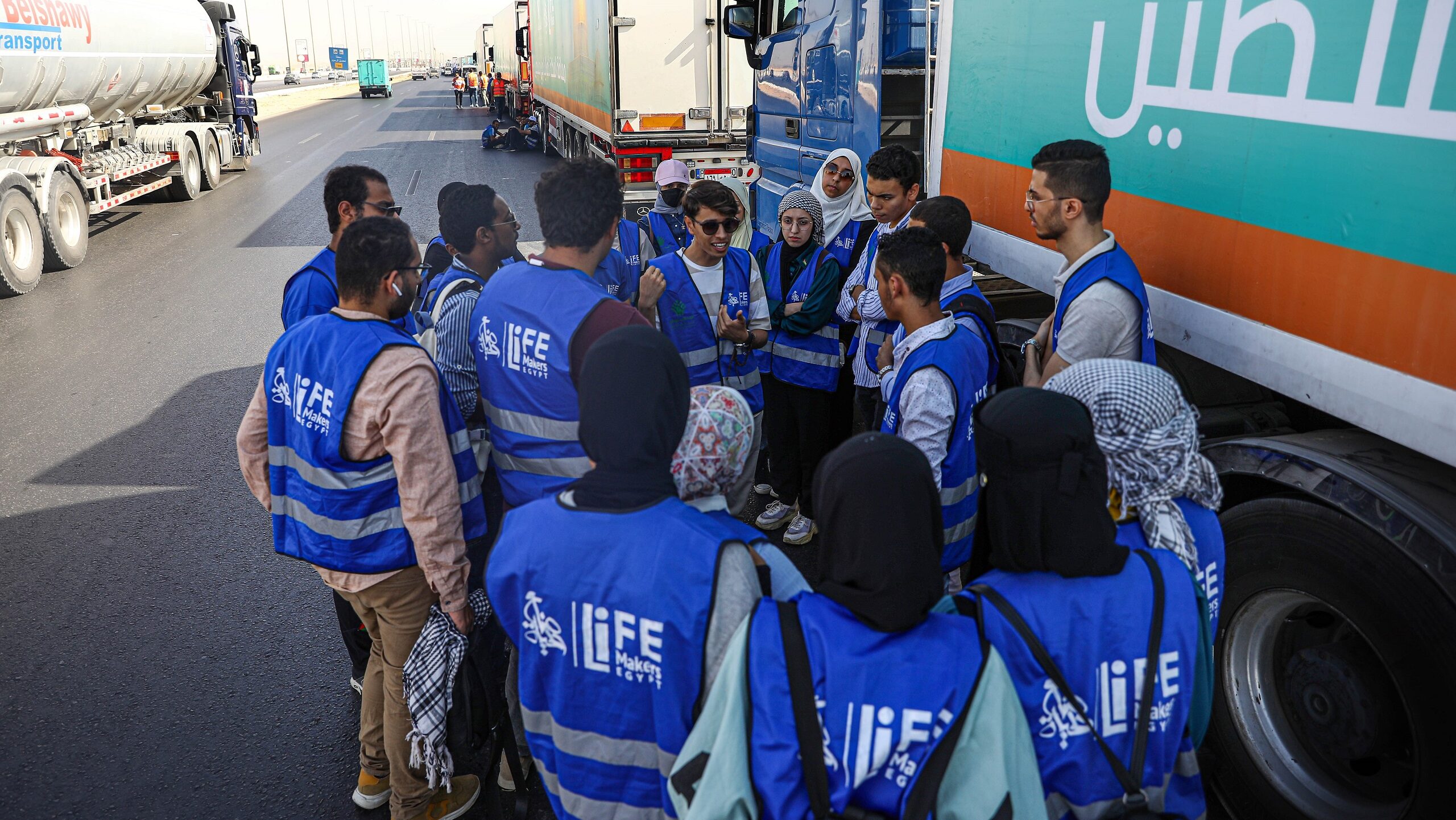Humanitarian Aid Flows Into Gaza With COGAT, Red Crescent Societies’ Efforts