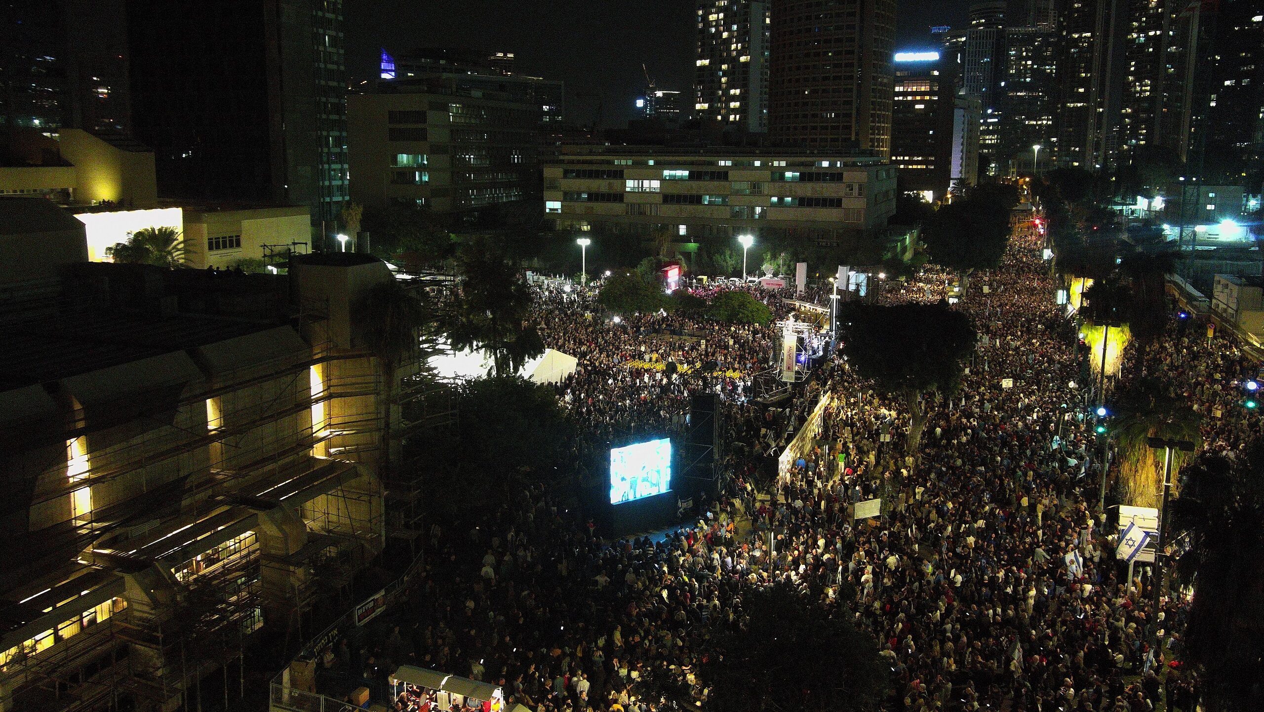 Over 100,000 Gather in Tel Aviv Demanding Release of Hostages Held by Hamas