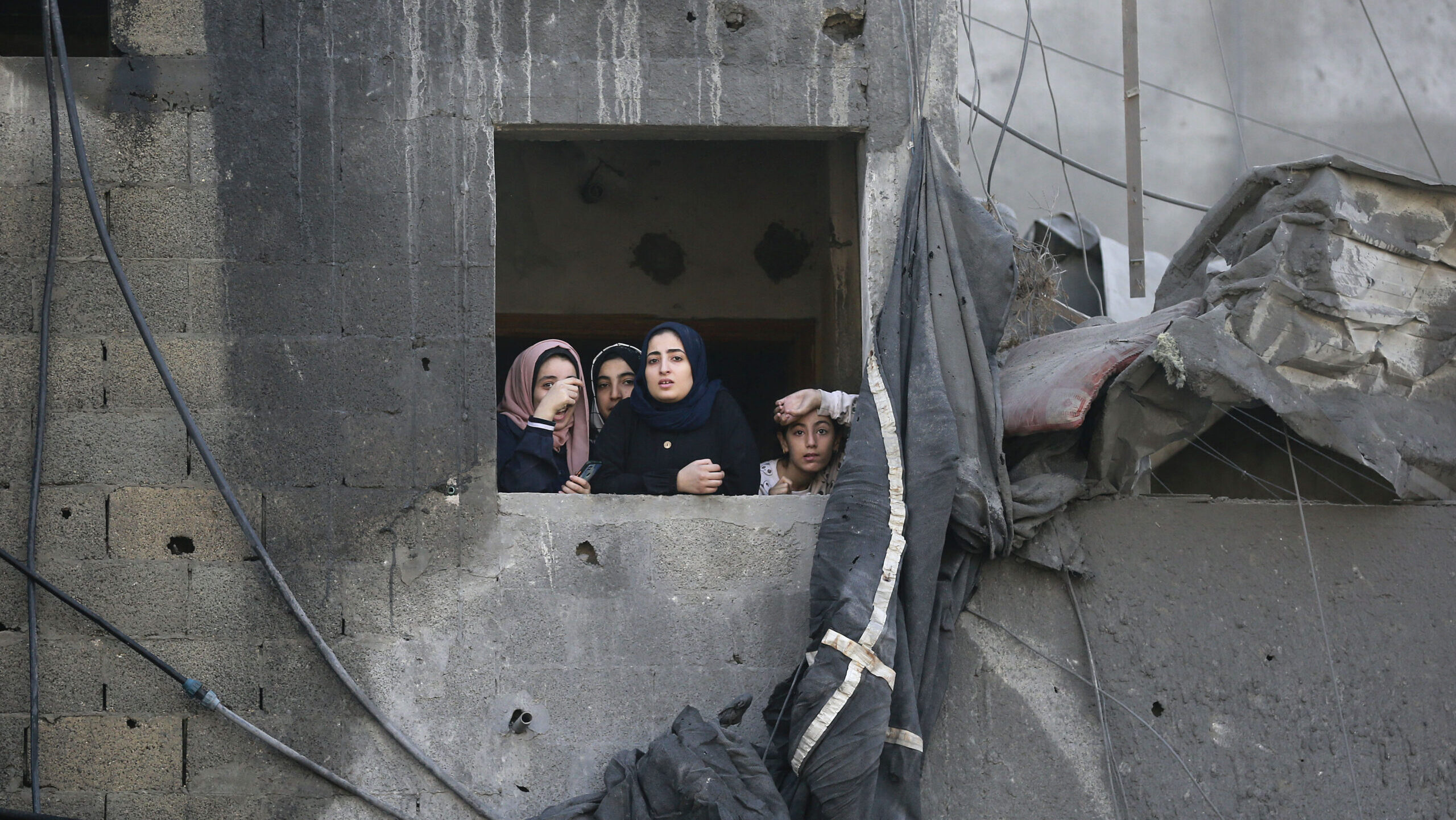 Civilian Casualties Rise as Israeli Bombardment of Gaza Intensifies