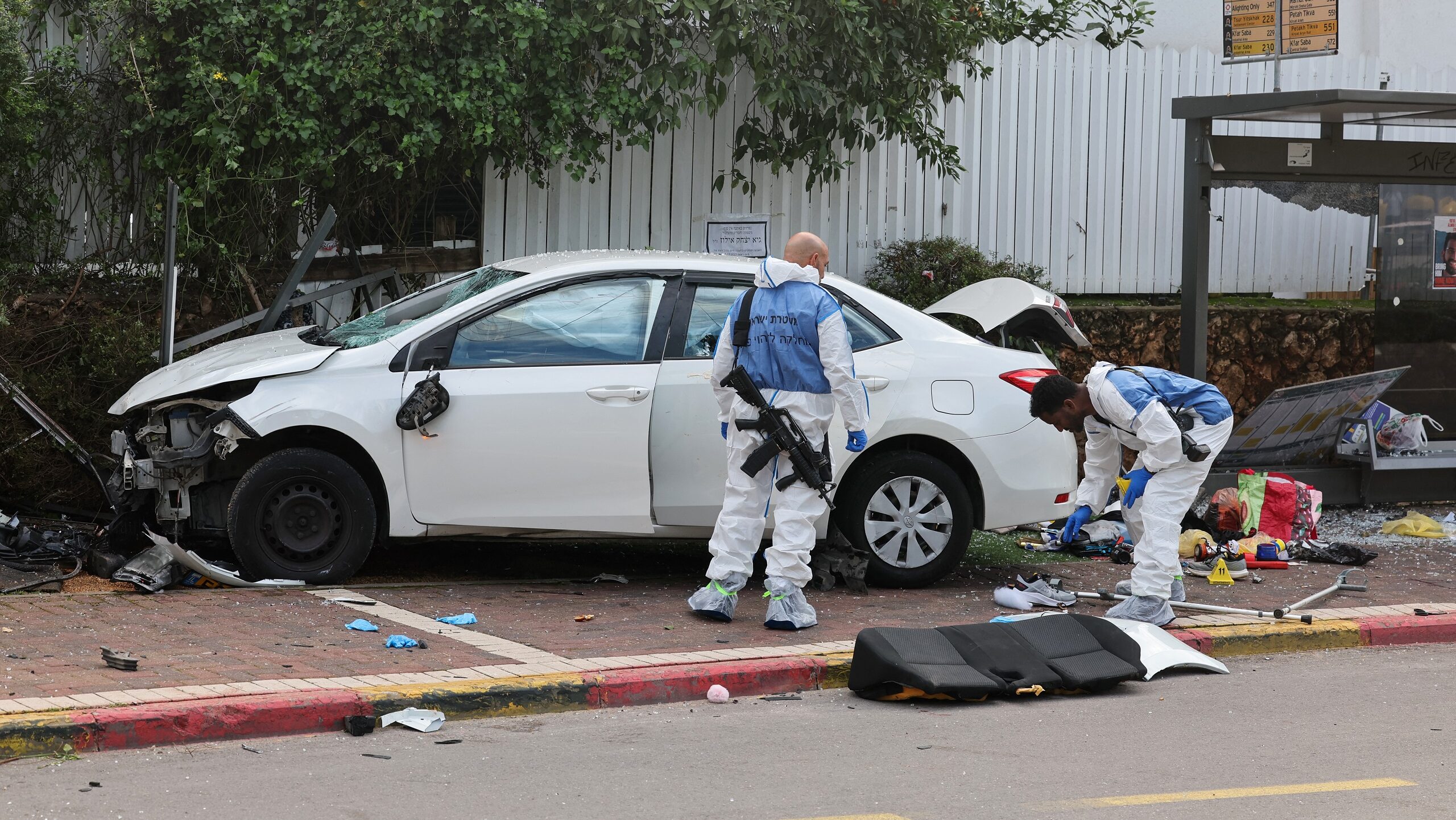 Terrorist Attacks in Central Israel Leave One Dead, 17 Injured