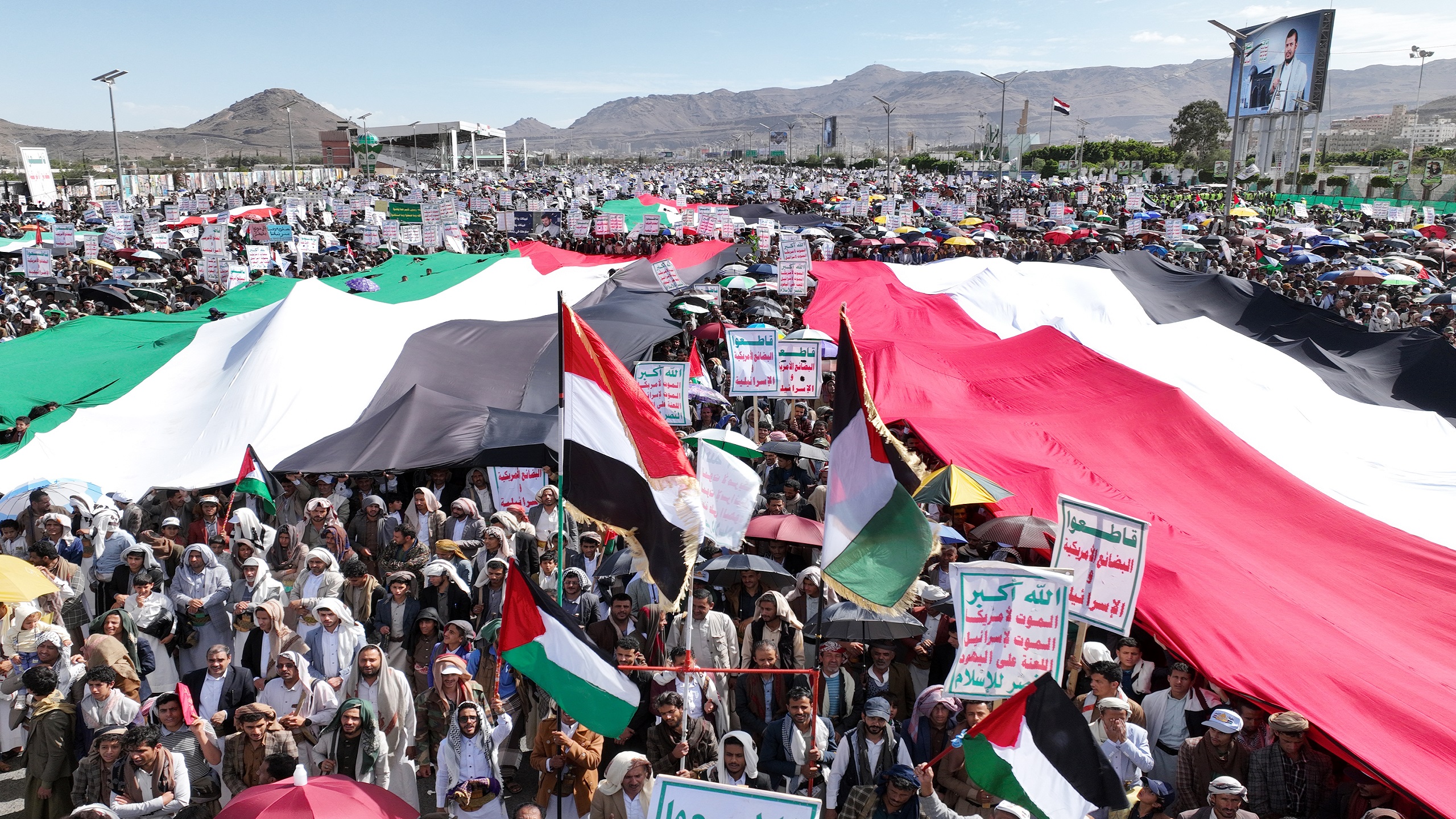 Houthis Use Israeli-Palestinian Conflict as a Distraction From Yemen’s Economic Plight