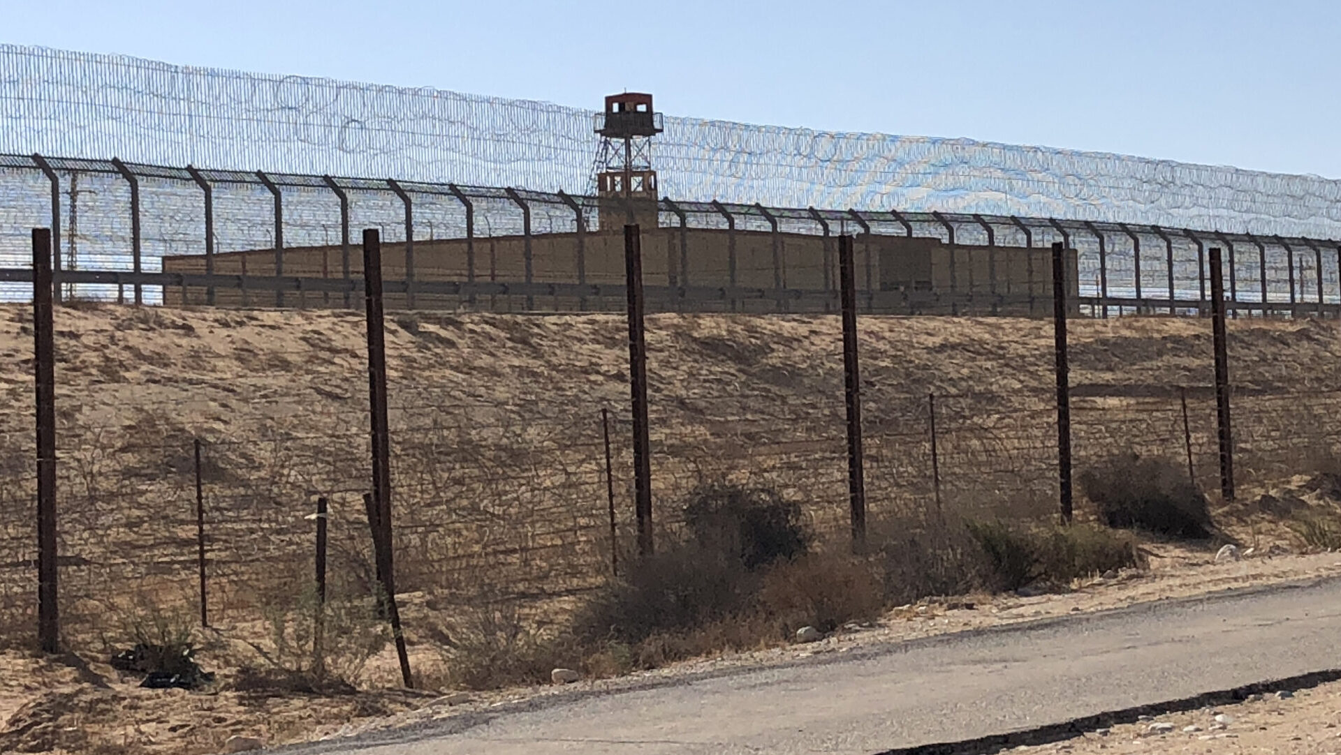 Egypt Threatens To Bolster Troops on Gaza Border if Palestinians Flee Strip 