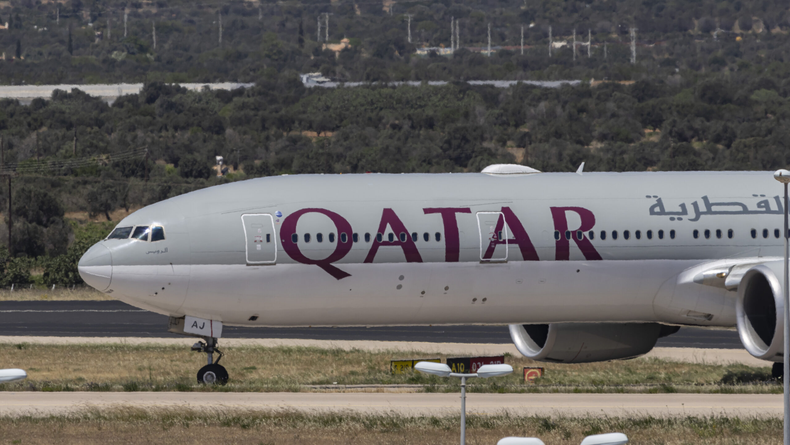 Heavy Turbulence on Qatar Airways Flight Leaves a Dozen Injured