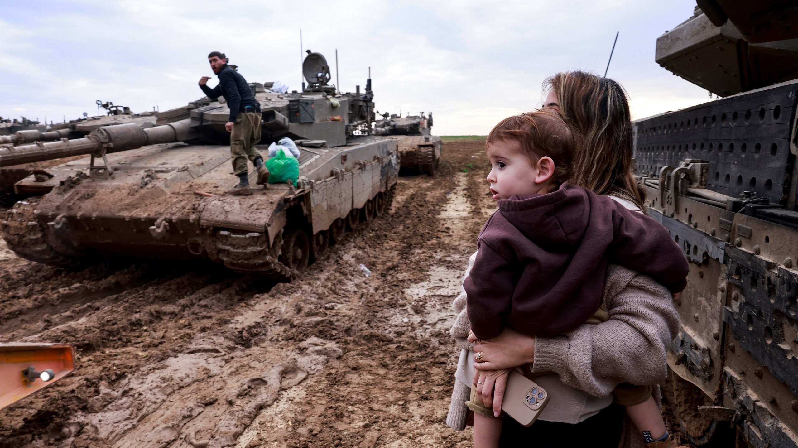 Israeli women carry old and new burdens while their men go to war