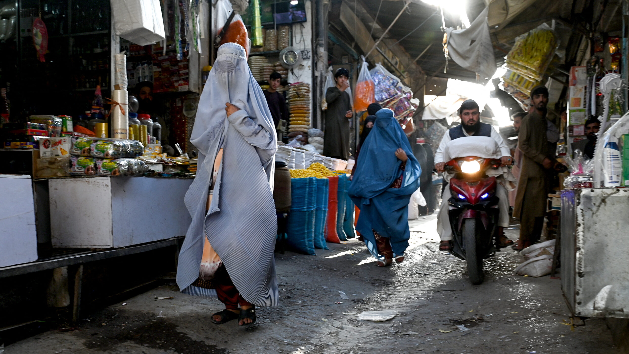 Taliban’s Ban on Women’s Voices and Faces in Public Sparks UN Outcry