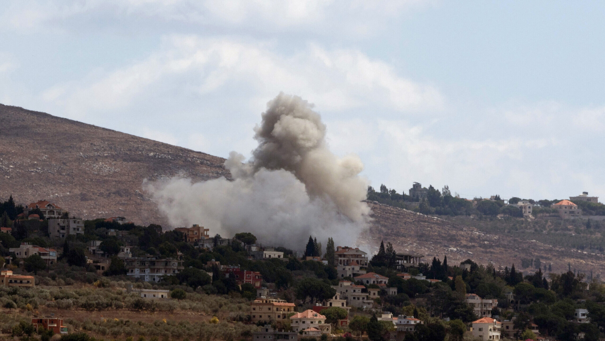 Missile and Drone Strikes by Hezbollah Injure 8 in Northern Israel