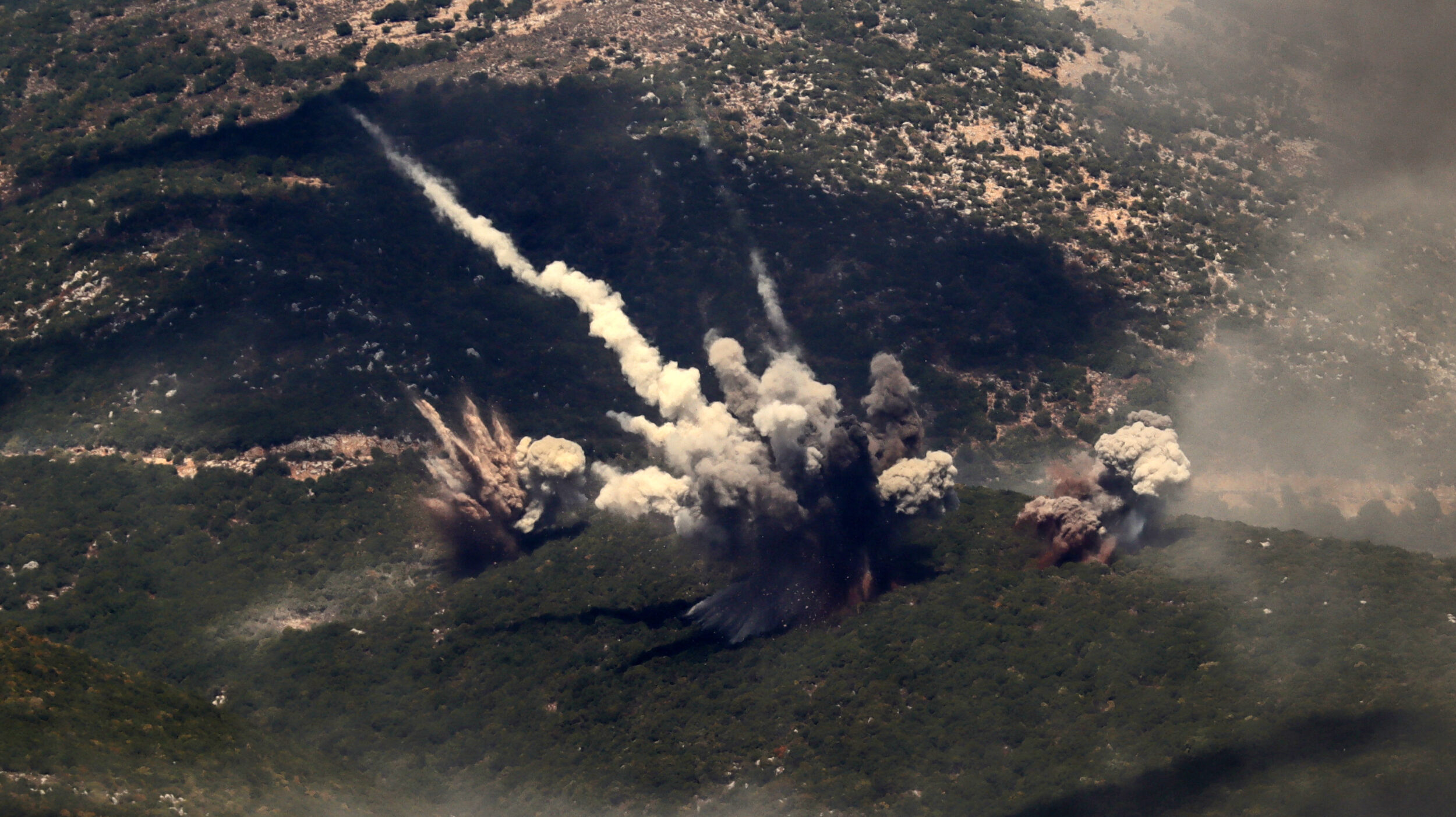 Israel Expands Lebanon Evacuation Warnings as Airstrikes Target Alleged Hezbollah Military Infrastructure