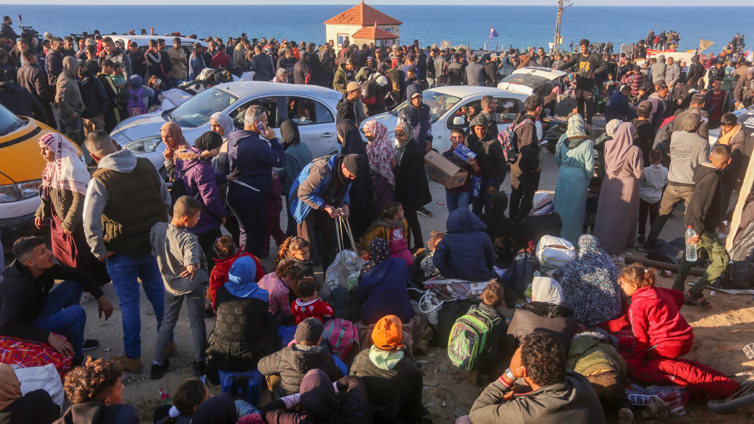 Tens of Thousands Stranded as Israel Blocks Gaza Crossings, Residents Wait To Return