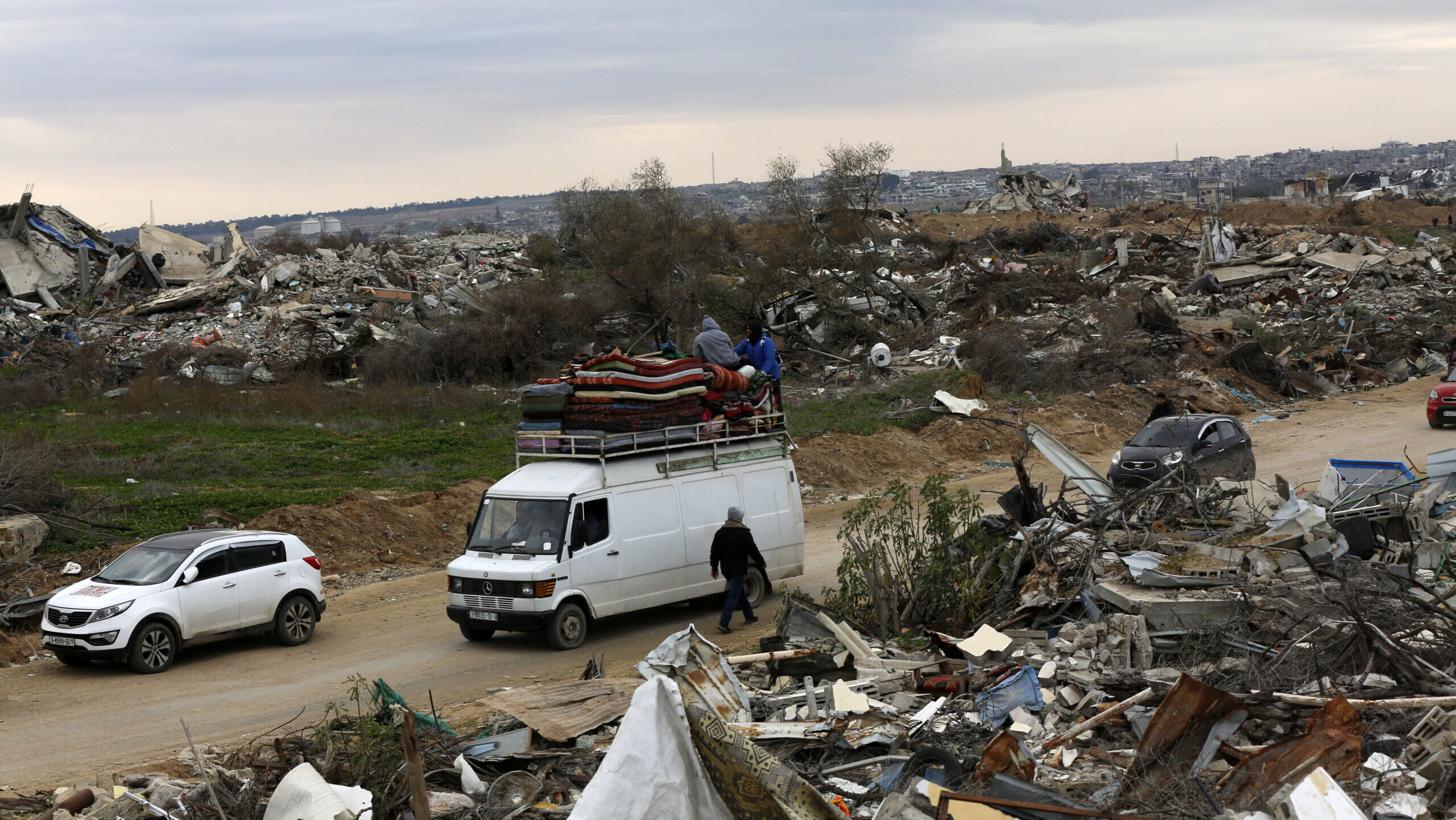 Hamas Announces Israeli Withdrawal From Strategic Corridor as Civilians Return North