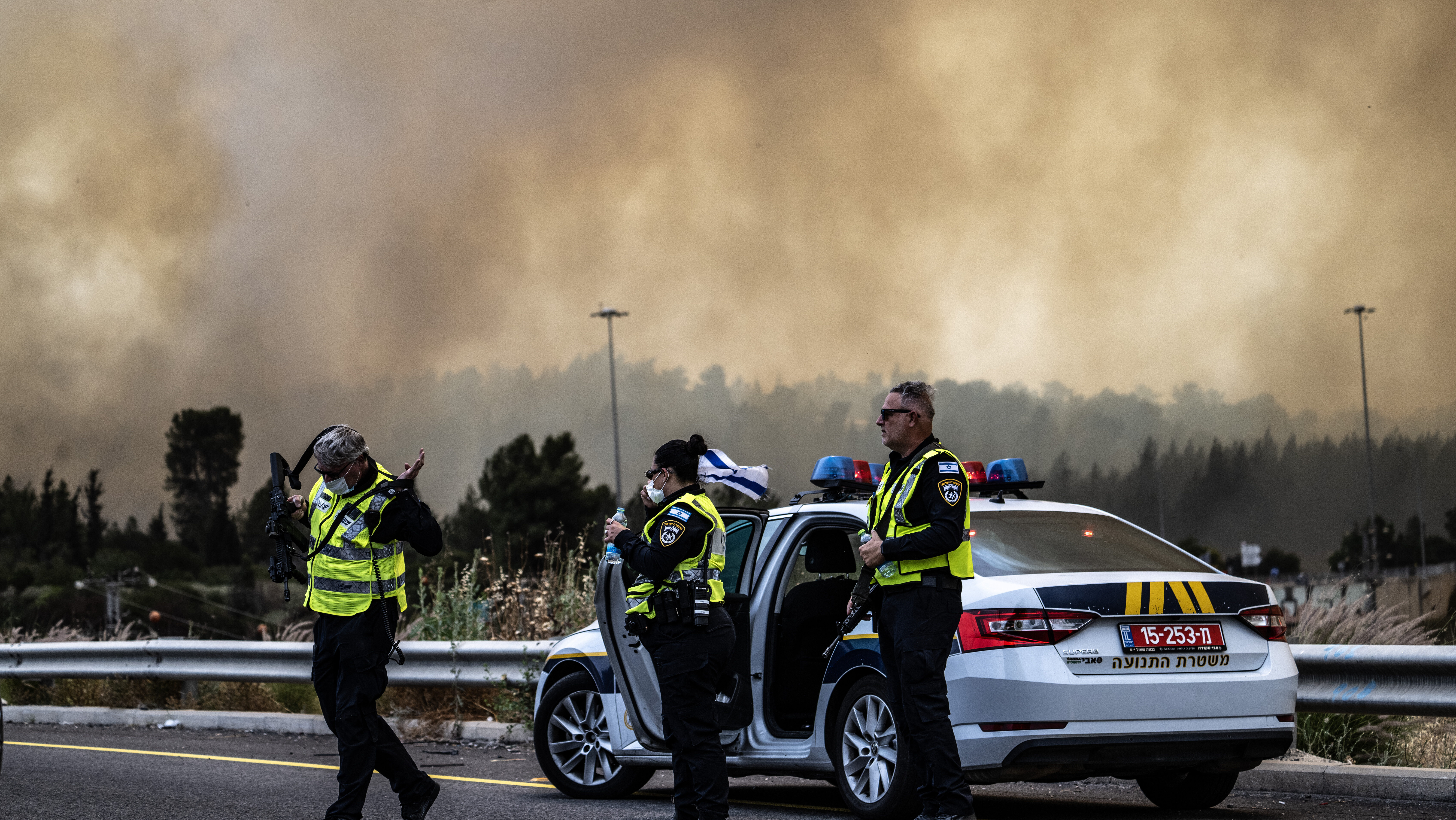 Massive Wildfires Continue Raging Outside Jerusalem, Thousands Evacuated as International Aid Arrives