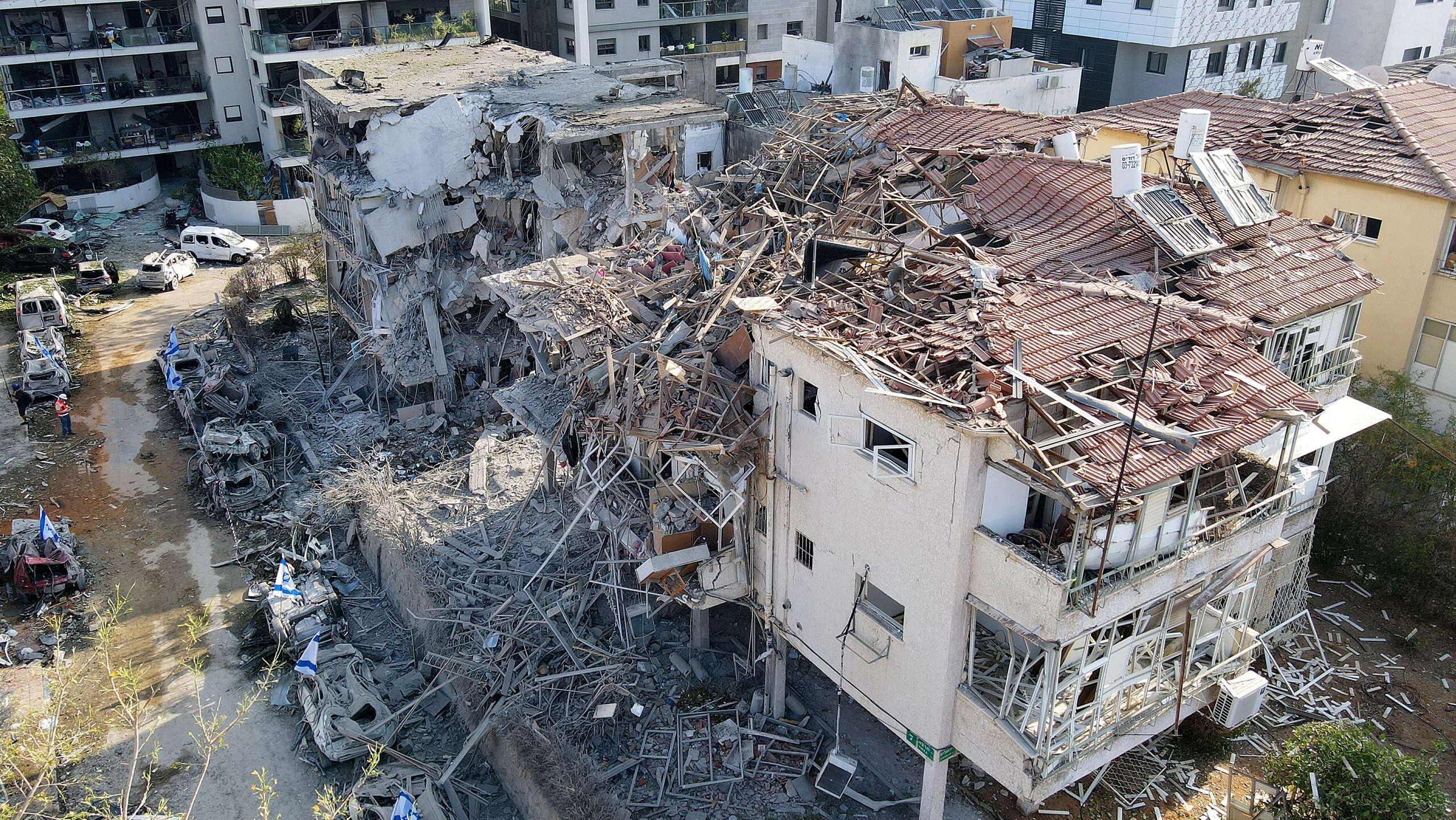 Missiles, Fire, and Fallout: A Weekend of War Between Israel and Iran