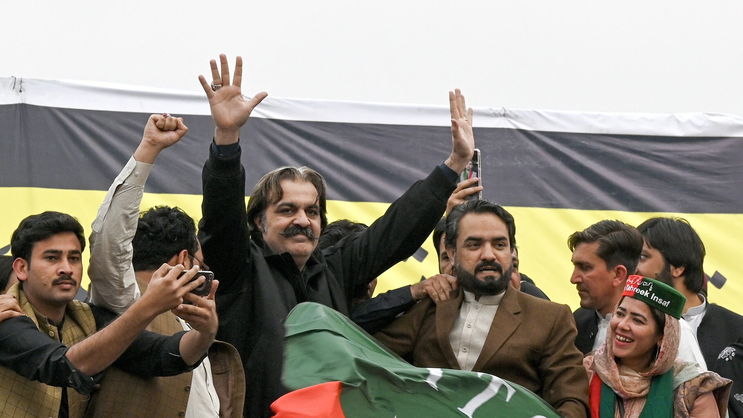 PTI Shifts to Street-Level Protest Strategy in Bid To Free Imran Khan