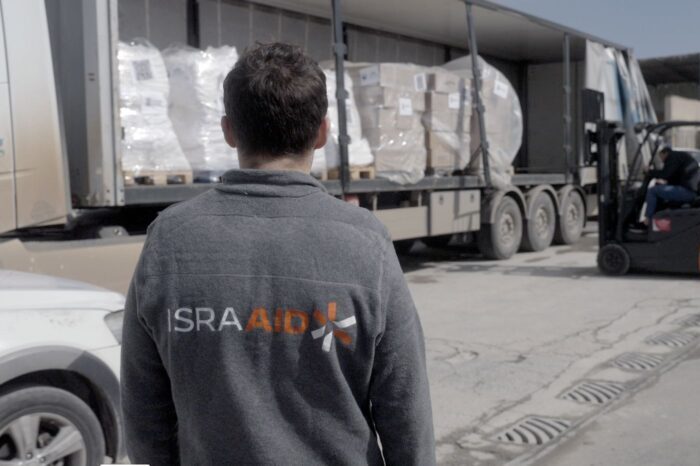 Jewish Aid to Palestinians Offers Glimmer of Hope in Gaza Conflict